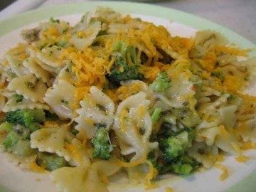 Pasta with broccoli and anchovies
