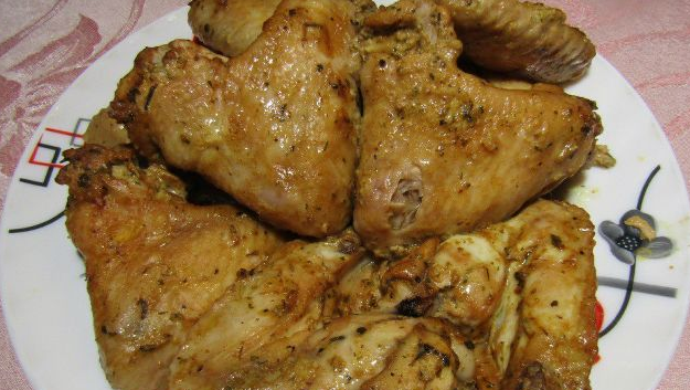 Chicken wings in mustard-soy marinade