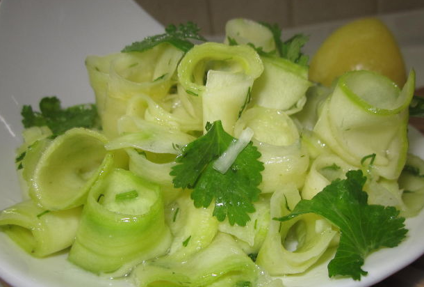 Magic zucchini (quick marinade for zucchini)