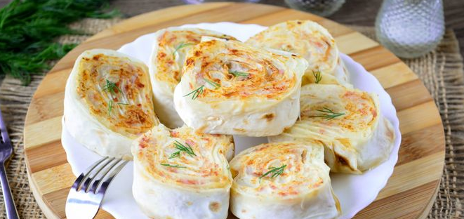 Lavash rolls with potatoes and ham (in a frying pan)