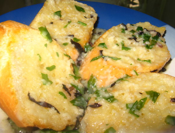 Savory bread with garlic and cheese