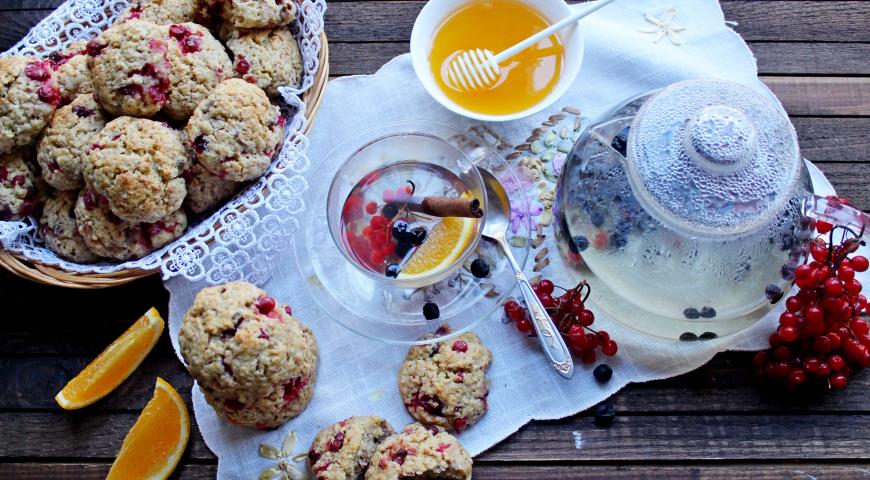 Oatmeal - curd biscuits with cranberries