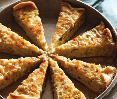 Onion pie with cheese