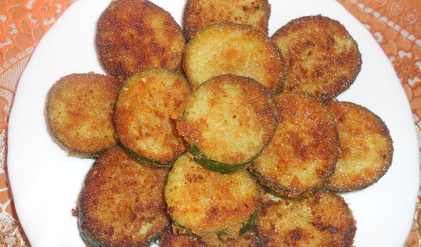 Cucumbers fried in breadcrumbs
