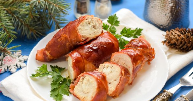 Chicken rolls with dry-cured ham and cheese filling