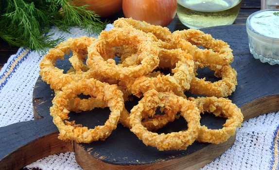 Crispy onion rings in the oven