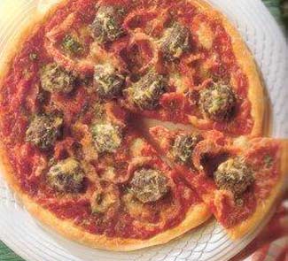 Pizza with meat balls