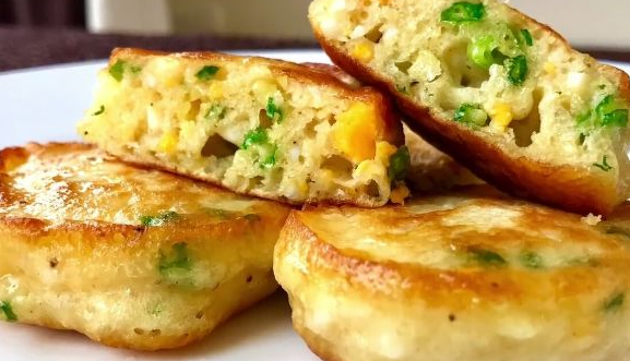 Snack pancakes with green onion and egg