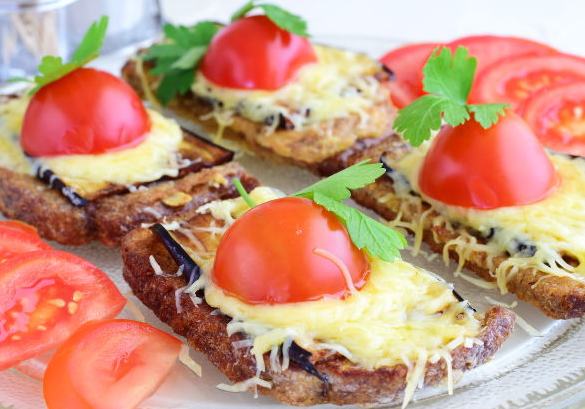 Sandwiches with eggplant