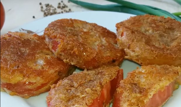 Tasty fried tomatoes