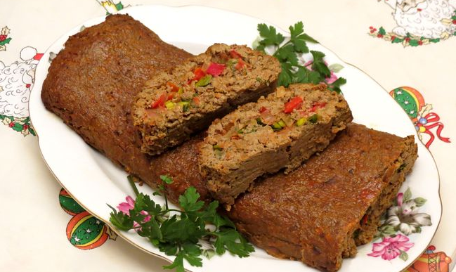 Liver roll with bell pepper, tomato and herbs (in the oven)