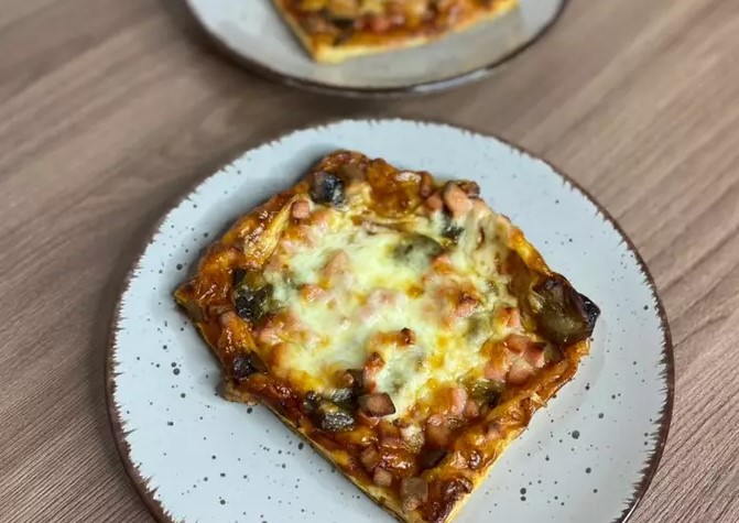 Pizza on puff pastry