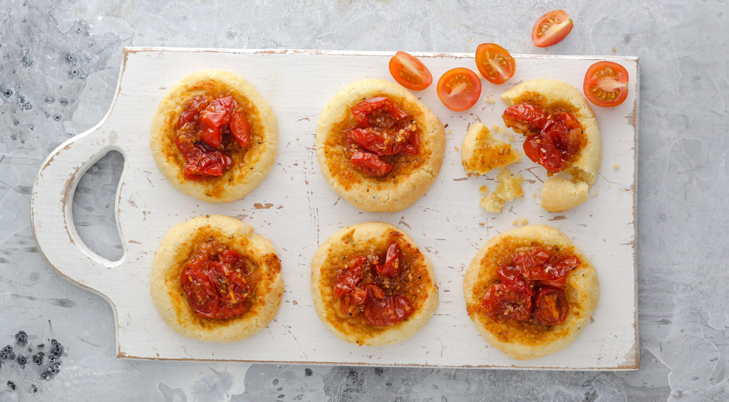 Cookies with tomato jam