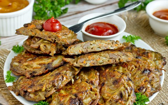 Chopped liver pancakes with vegetables