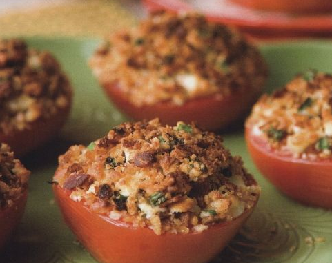 Tomatoes stuffed with blue cheese and crackers