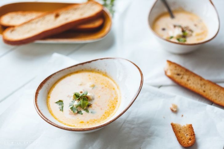 French cheese soup with garlic croutons
