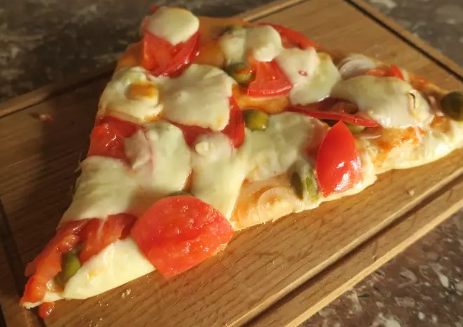 Pizza - crispy crust (with semolina)