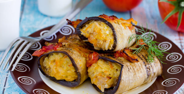 Eggplant rolls with chicken