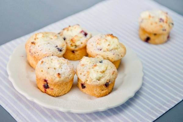 Muffins with cheese