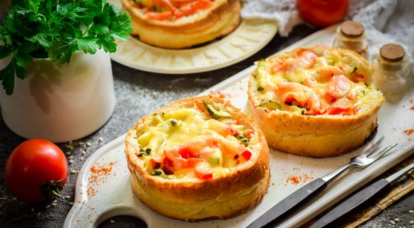 Stuffed buns with sausages, vegetables and cheese (in the oven)