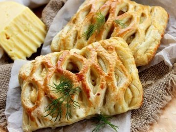 Best Puffs with chicken and cheese