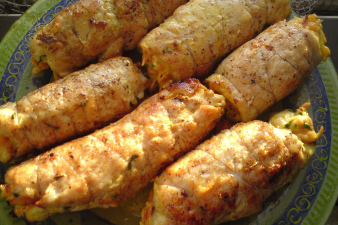 Chicken rolls with carrot and cheese filling