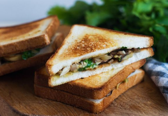 Sandwiches with champignons and cheese