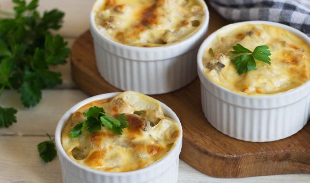 Oyster mushroom julienne with melted cheese