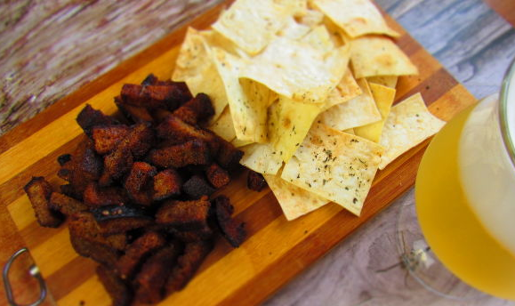 Lavash croutons and chips (snacks for beer)