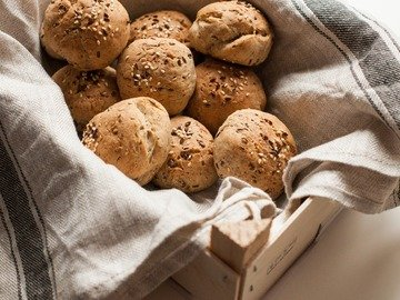 Buns with flax and sesame