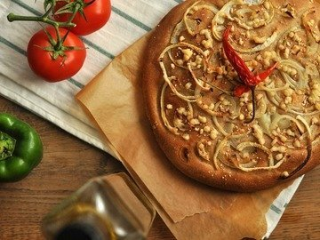 Onion focaccia with cheese