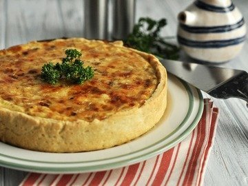 Juicy Cheese Tart with Onions