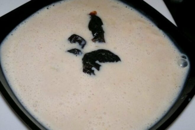 Chicken cream soup with sour cream and prunes