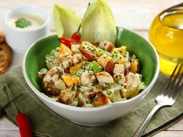 Salad with chicken and tangerines