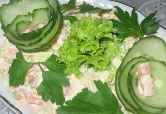 Salad with fried zucchini