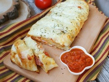 Pizza roll Stromboli