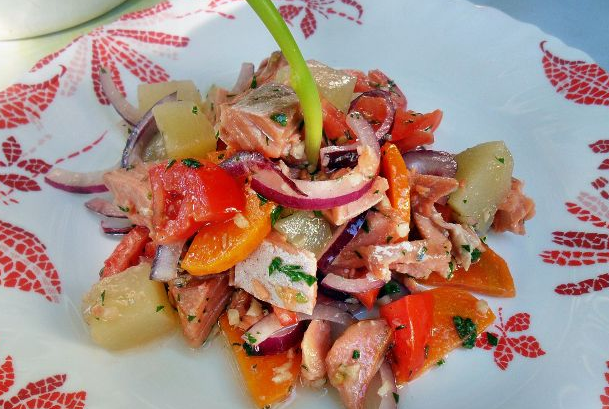 Fish salad with vegetables