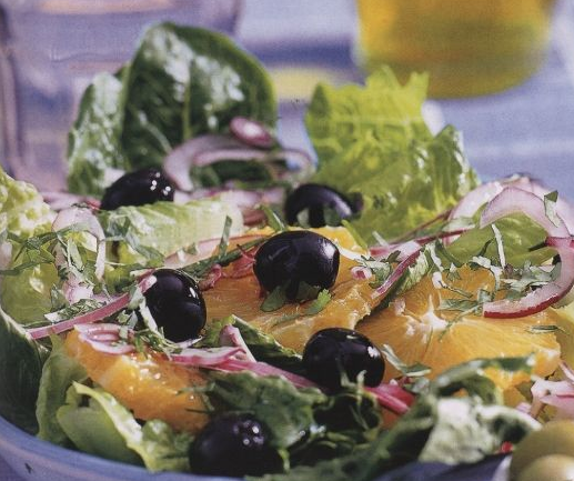 Salad of oranges, onions and olives