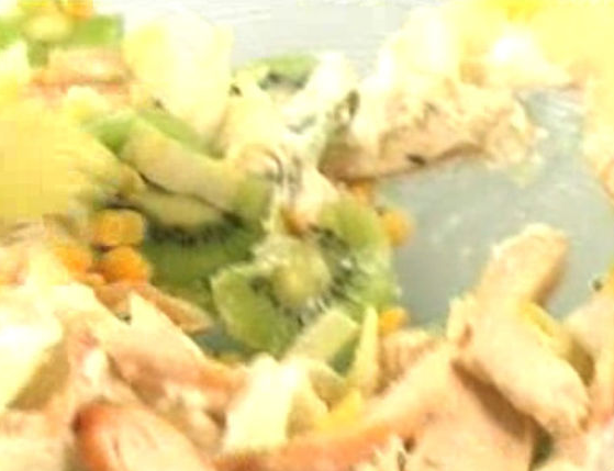 Chicken salad with kiwi