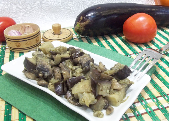 Spicy eggplant and mushroom salad