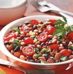 Bean salad with tomatoes