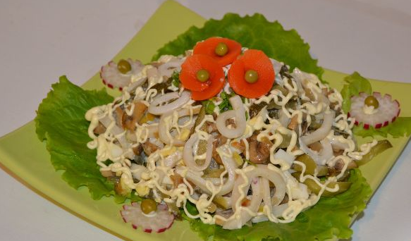 Squid salad with mushrooms