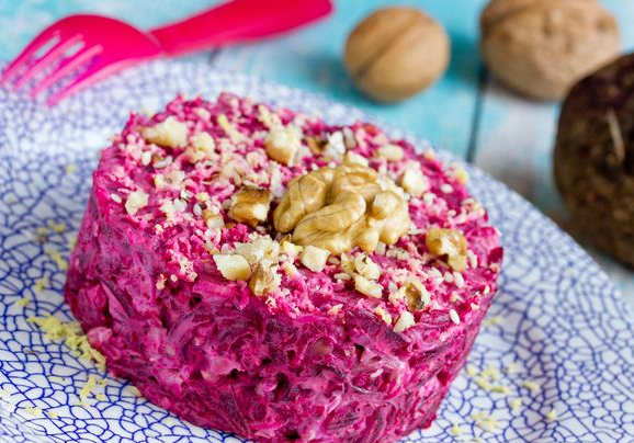 Beet salad with nuts and seeds