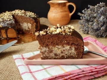 Chocolate cake with nuts in a slow cooker