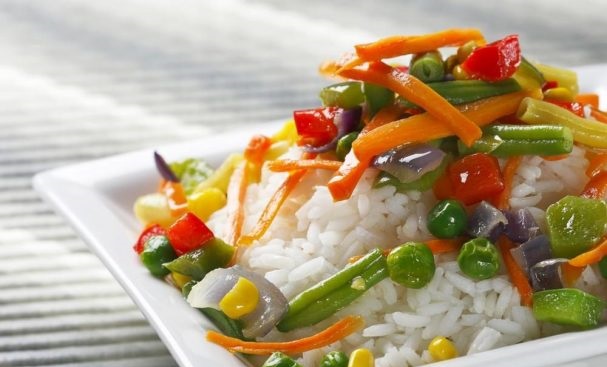 Steamed rice with mushrooms and vegetables