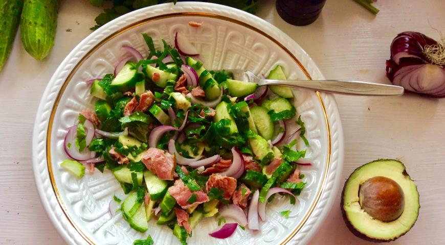 Cucumber salad with tuna