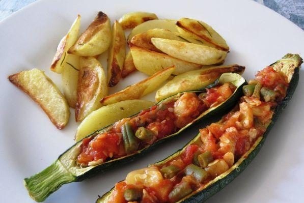 Zucchini stuffed with tomato and green beans