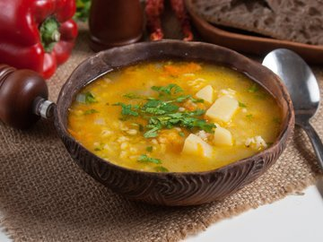 Soup with bulgur in a slow cooker
