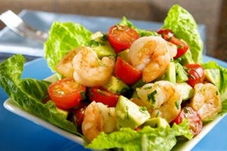 Salad with avocado and shrimps