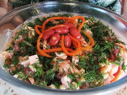 Salad with ham, beans and carrots in Korean